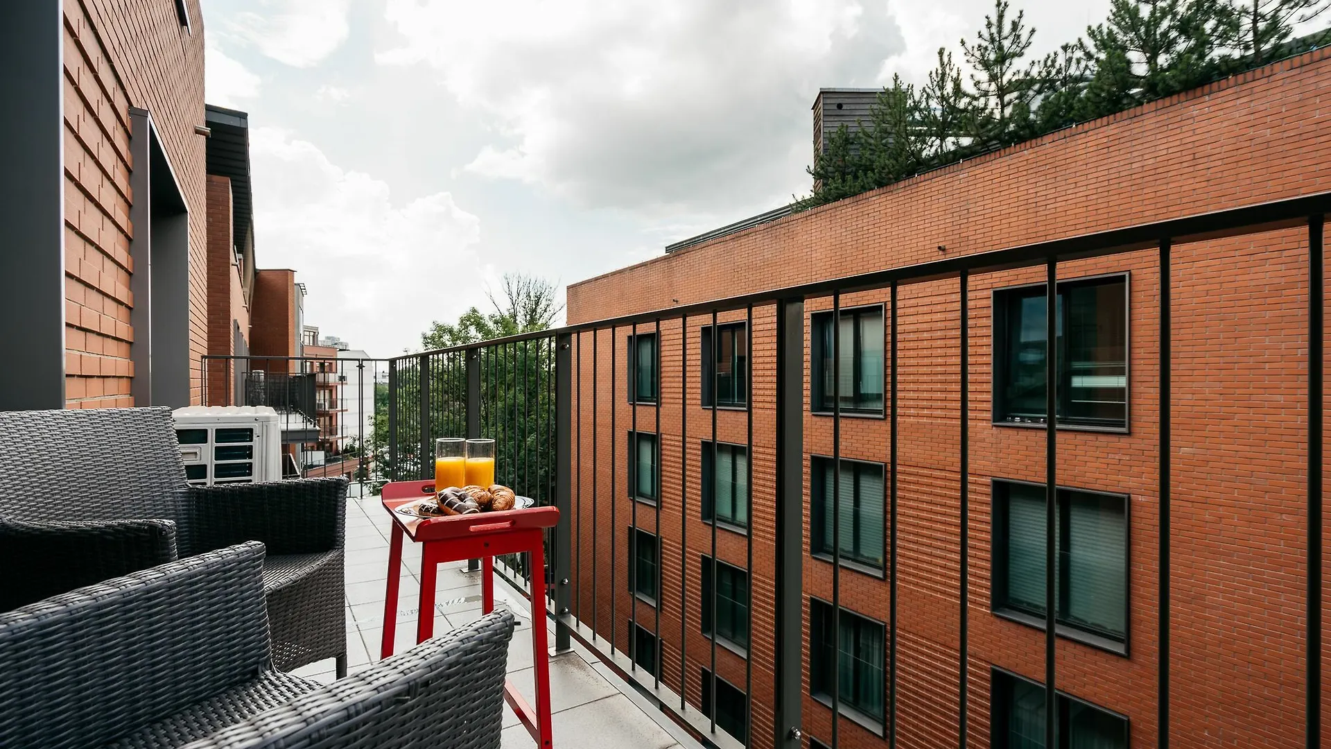 Soho Apartment By Loft Affair Kraków