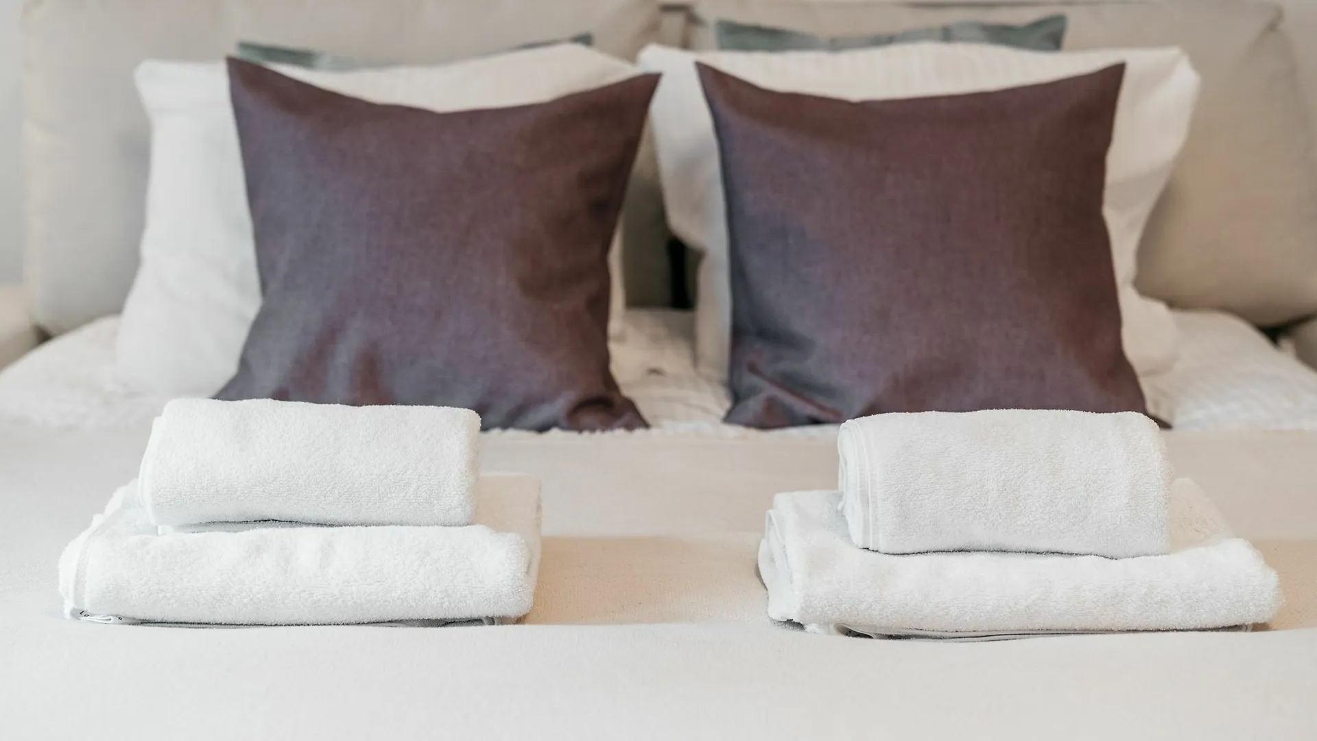 Soho Apartment By Loft Affair Krakow